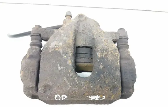 Toyota Auris 150 Front brake caliper