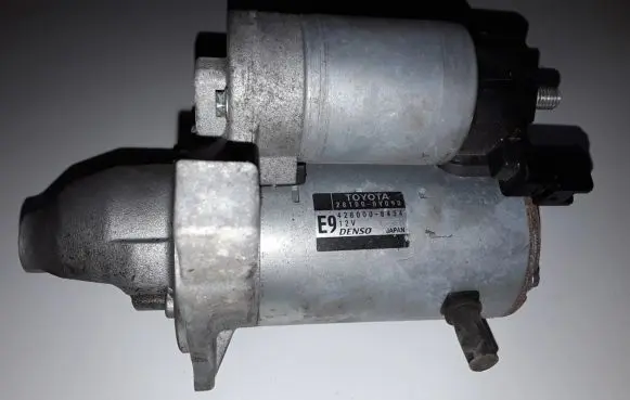 Toyota Yaris Starter motor 281000Y090