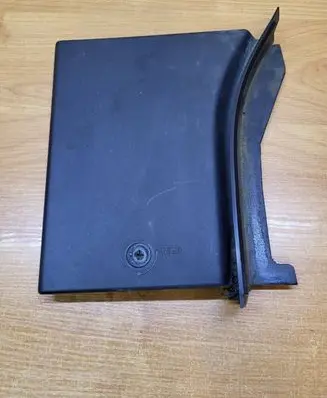 Volvo XC60 Battery box tray cover/lid 31299228