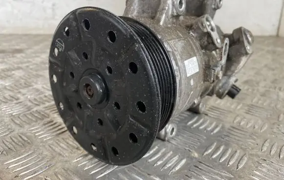 Toyota RAV 4 (XA30) Air conditioning (A/C) compressor (pump) 4472601258 5SE12C 02N02387
