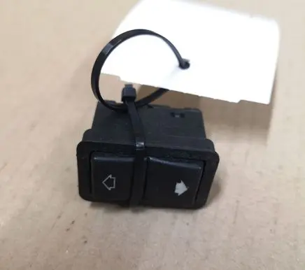 BMW 5 E39 Electric window control switch 8368974