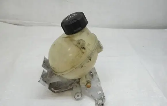 Citroen Jumpy Coolant expansion tank/reservoir 9811336680