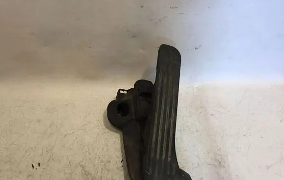 Volkswagen PASSAT B6 Accelerator throttle pedal 1K2721503M