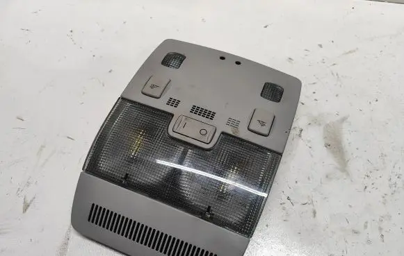 Audi A4 S4 B7 8E 8H Front seat light 8E0947565
