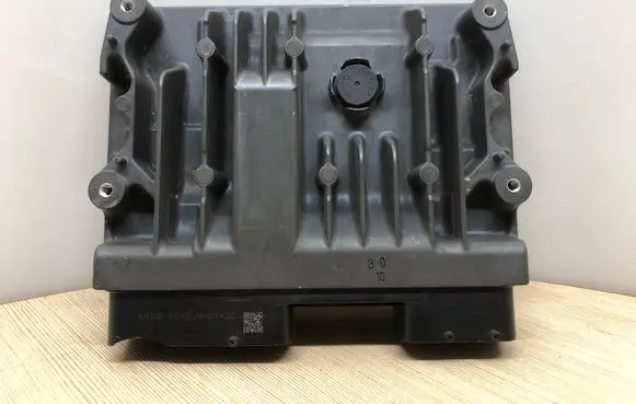 Lexus ES 300h Engine control unit/module 8966133Z10 2763002271