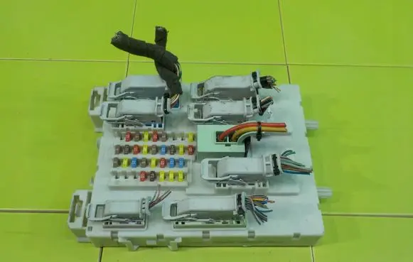 Ford Focus Fuse box set BV6N14A073EU BEZPIECZNIKOW