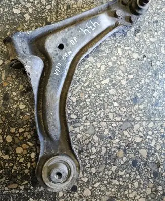 Mercedes-Benz Vito Viano W638 Front lower control arm/wishbone