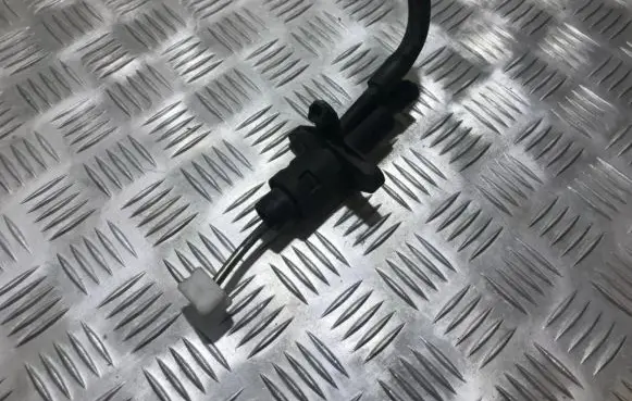 Audi A2 Clutch master cylinder 8z1721388
