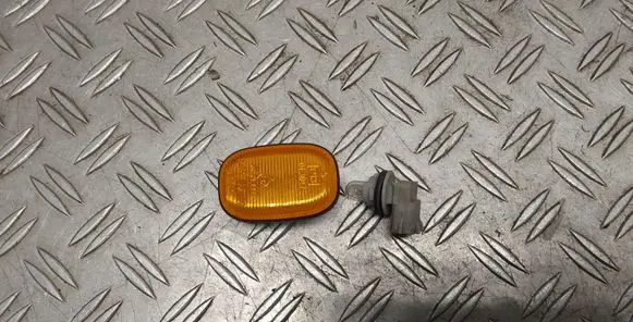 Toyota Avensis Verso Front fender indicator light 