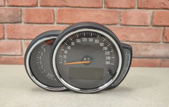 Mini Clubman F54 Speedometer (instrument cluster) 5A1C403 5A5C601 8779680