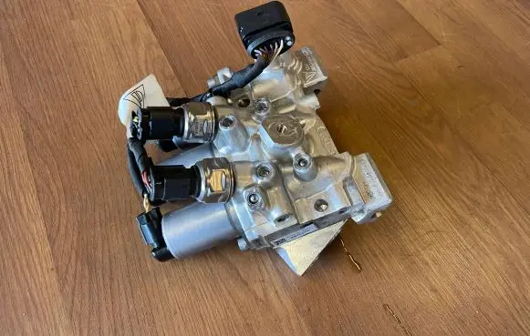 Porsche 911 991 Air suspension valve block 99160989800
