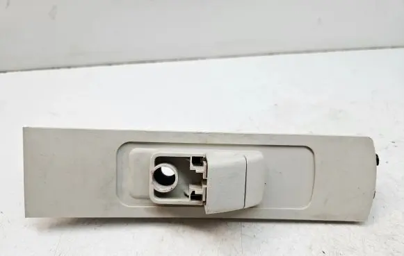 Ford Mondeo MK V Seat belt height adjuster DG93F602B82