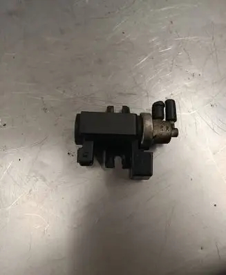 Volvo XC90 Turbo solenoid valve 72190329 30637251