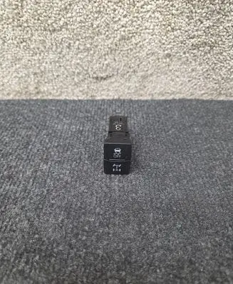 Toyota Hilux VIII ESP (stability program) switch M83437