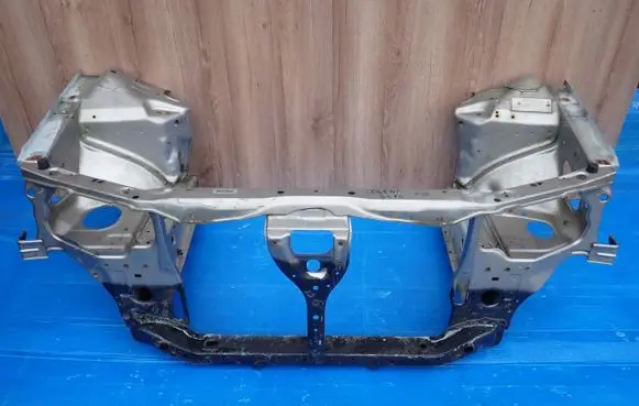Honda Legend Front bodywork piece 