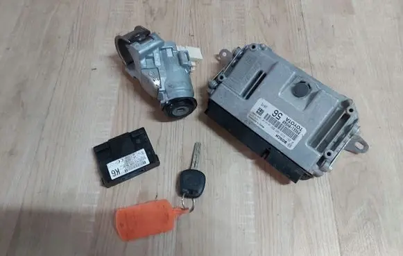 Toyota Aygo AB40 Other control units/modules 89661-0H560