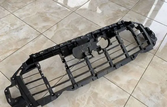 Audi Q7 4M Front grill 4M0807233E