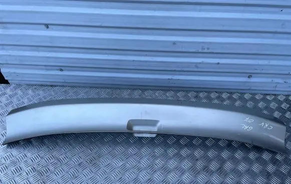 Tailgate trim