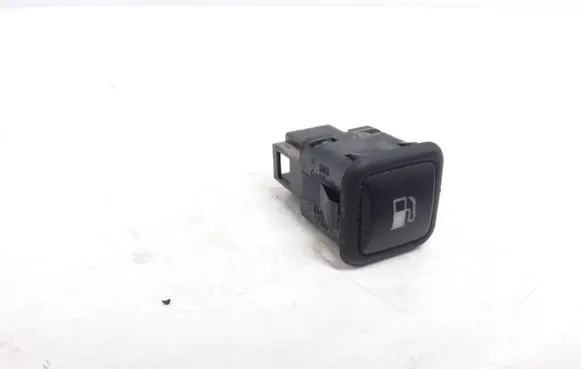 Volkswagen Golf IV Fuel tank opening switch 3B0959833A