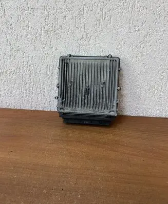BMW 5 F10 F11 Engine control unit/module 0281017081 851138501