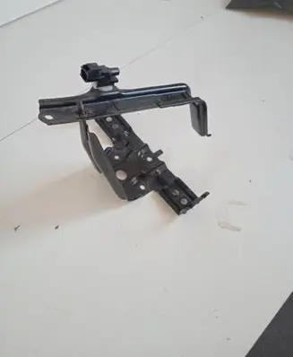 Battery bracket