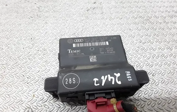 Volkswagen Golf V Gateway control module 1K0907530F