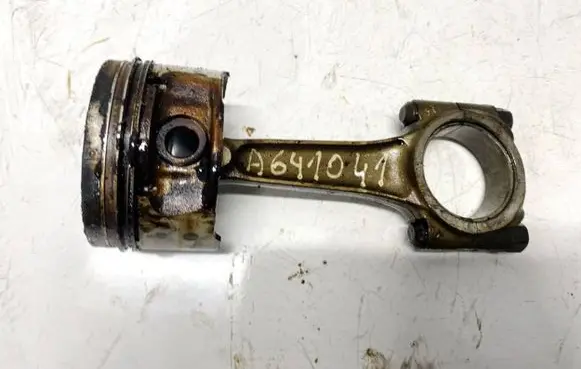 Citroen Xsara Picasso Piston with connecting rod