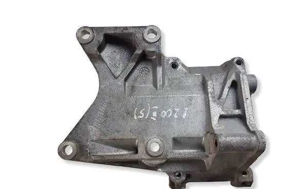Mitsubishi L200 A/C compressor mount bracket MN123630 37110J560