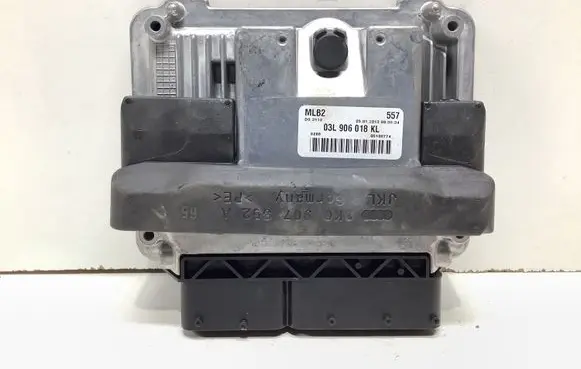 Audi A4 S4 B8 8K Engine control unit/module 03L906018KL 0281018660