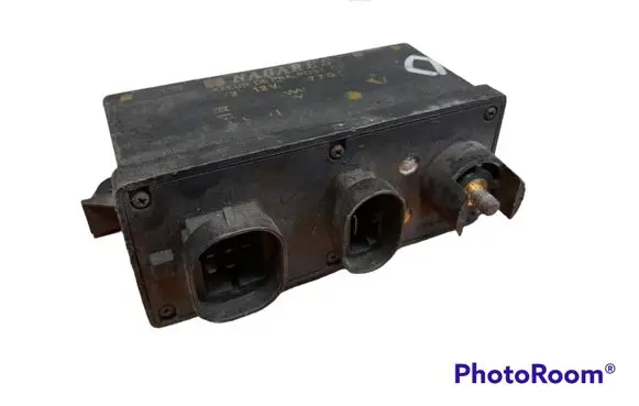 Renault 19 Glow plug pre-heat relay 7700100005