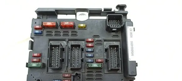 Peugeot 307 Fuse module 9650664080 30672405
