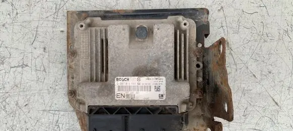 Opel Zafira B Engine control unit/module 0281013593 55205621