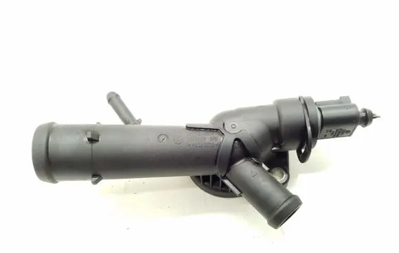 Volkswagen Polo V 6R Engine coolant pipe/hose 03L121131F