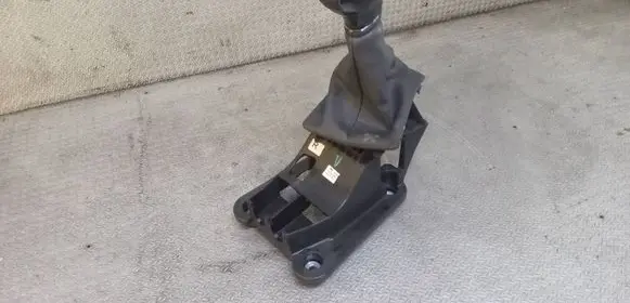 Peugeot 208 I Gear shifter/selector 9808161480