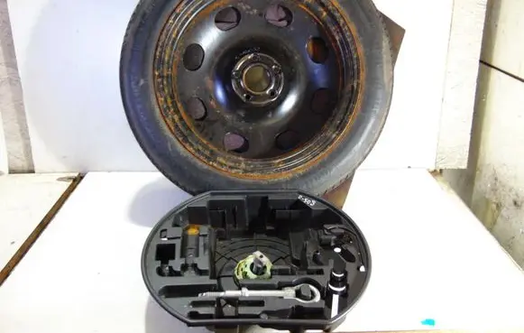 Peugeot 508 R15 spare wheel 