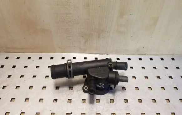 Skoda Fabia Mk1 (6Y) Engine coolant pipe/hose 038121132D