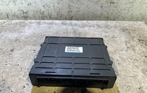 Mitsubishi Space Wagon Engine control unit/module MR578552 E2T73680 3Y04