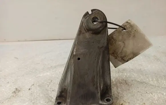 Mercedes-Benz C W203 Engine mounting bracket A6112230804