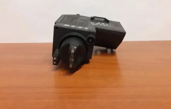 Mercedes-Benz E W210 Light switch 2105452004 5546