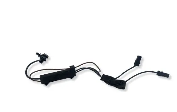 Mercedes-Benz C W204 Aerial antenna amplifier A2048708490 28124598