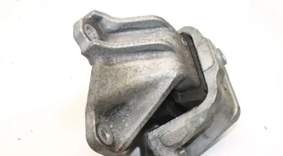 Mitsubishi Outlander Engine mount bracket