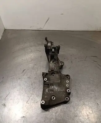 Mitsubishi Outlander Generator/alternator bracket 03G903143J