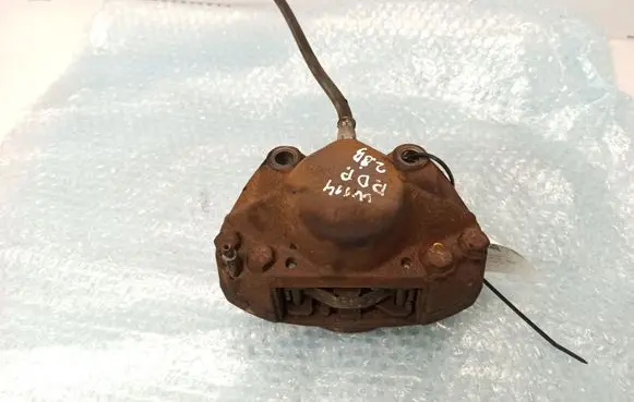 Mercedes-Benz 250 280 C CE W114 Front brake caliper