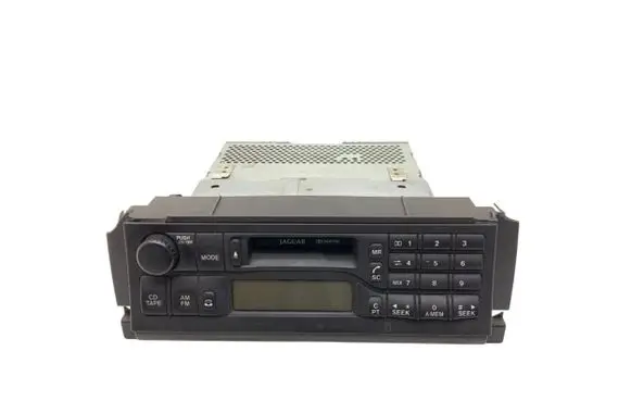 Jaguar XK8 - XKR Radio/CD/DVD/GPS head unit LJB4100BA AJ9850A