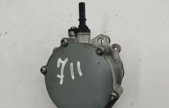 Opel Mokka B Vacuum pump 9812133880 2108140354