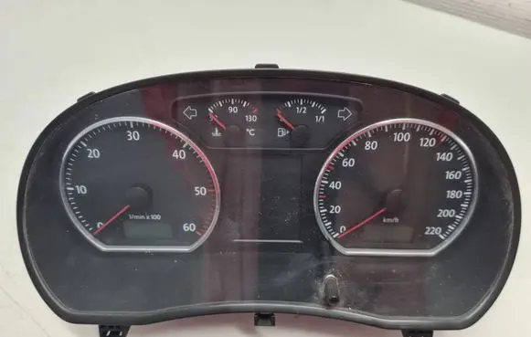 Volkswagen Polo IV 9N3 Speedometer (instrument cluster) 6Q0920825J