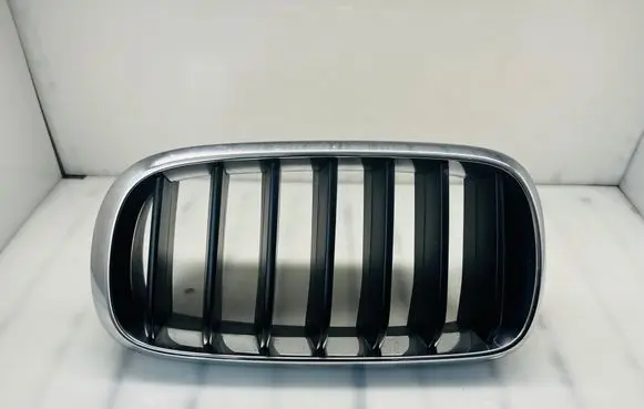 BMW X5 F15 Front grill 1053410 7316075 7316057