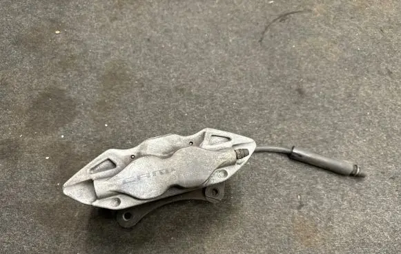 Chevrolet Camaro Rear brake caliper 23399521 Brembo