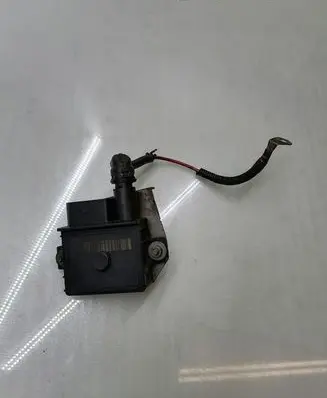 BMW 3 E90 E91 Glow plug pre-heat relay 7798000