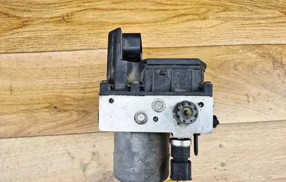 Volkswagen Passat Alltrack ABS Pump 4B0614517G